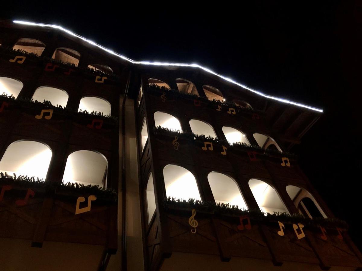 Hotel Isolabella Wellness Fiera Di Primiero Buitenkant foto