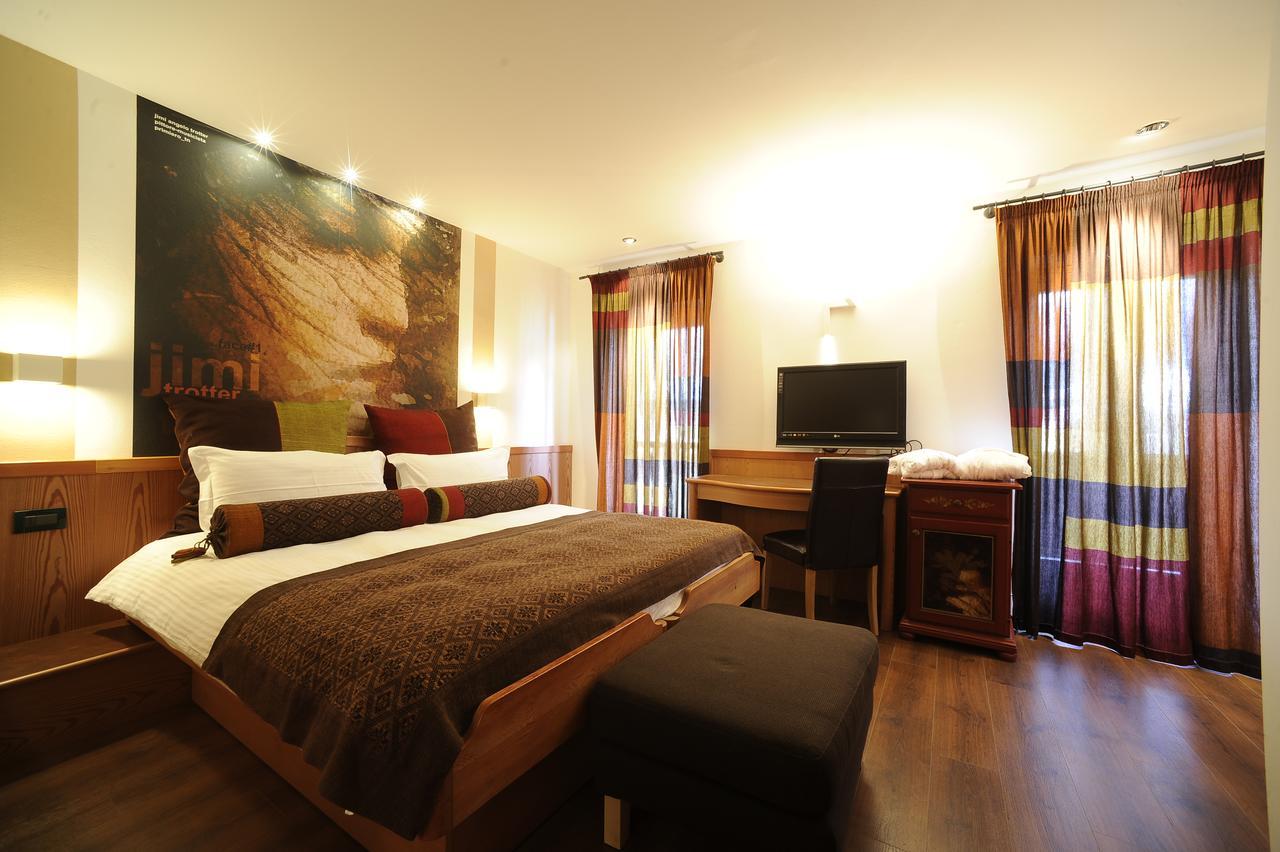 Hotel Isolabella Wellness Fiera Di Primiero Buitenkant foto